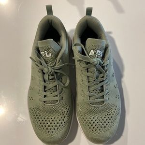 APL Techloom Pro sneakers